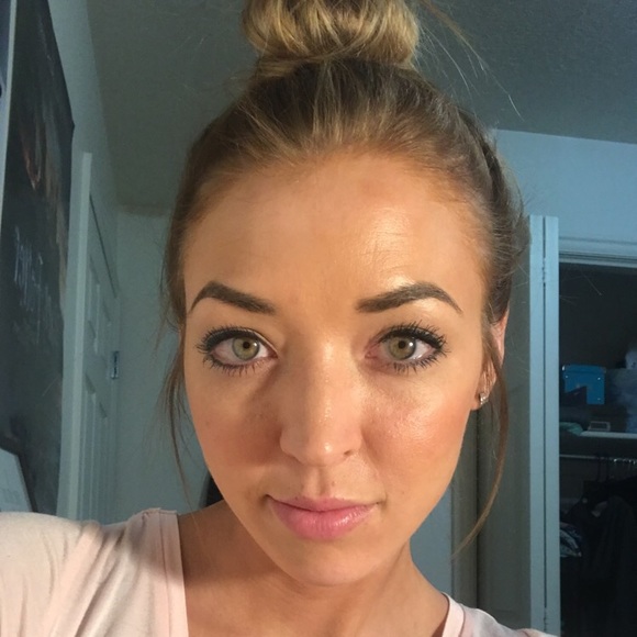 Meet your Posher, Amy - Picture 2 of 8